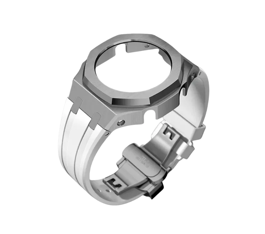 Boîtier de montre en acier inoxydable brossé avec un bracelet en silicone blanc moderne, combinant robustesse et élégance minimaliste.