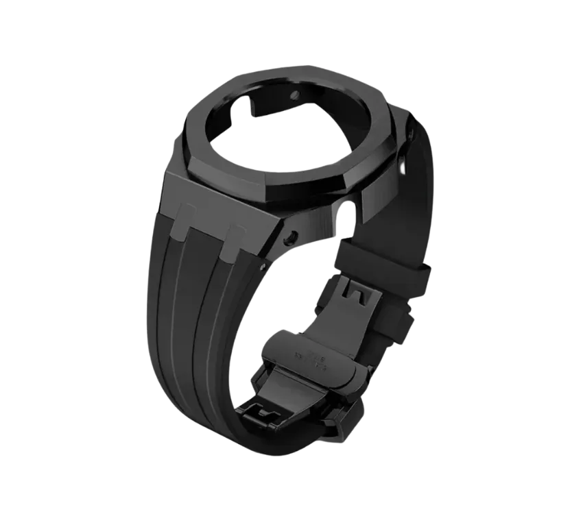Boîtier de montre noir mat avec bracelet en silicone noir, doté d'une boucle déployante pour une fixation élégante et sécurisée.