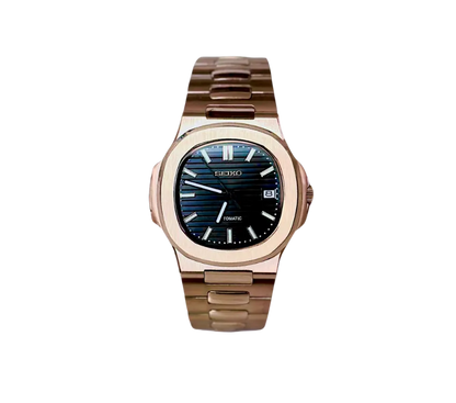 Montre Seiko automatique avec cadran noir texturé, boîtier et bracelet en finition or rose.