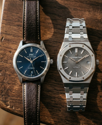 Comparaison Seiko Nautilus Seikonaut et Patek Philippe Nautilus côte à côte