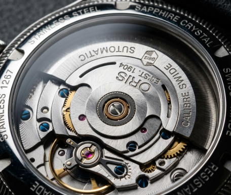 Mouvement automatique NH35 visible au dos du Royal Seikoak White